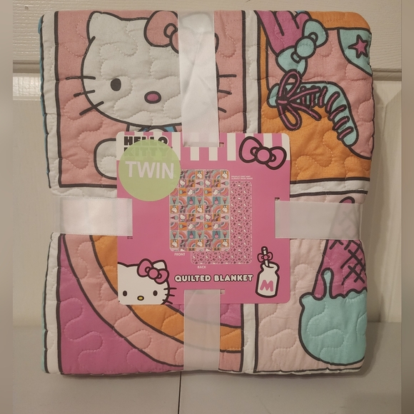 Hello Kitty Twin Size Quilted Reversible All Over Print Ice Cream Blanket - Picture 1 of 6